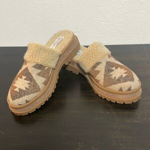 New Condition 🌺 Jessica Simpson Ebiyra Mule Women’s Size 8 1/2